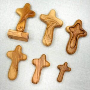 CRUZ DE MANO DE TIERRA SANTA