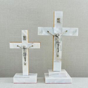 CRUZ DE TIERRA SANTA CON CRUCIFIJO DE MADRE PERLA Y MADERA DE OLIVO